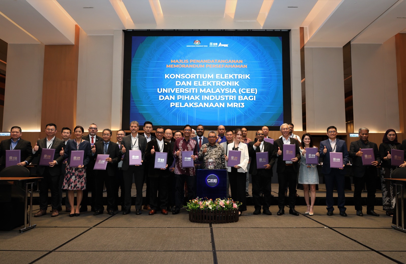 Inauguration Ceremony of MOHE MRI3 on E&E Industry at Spice Convention Centre